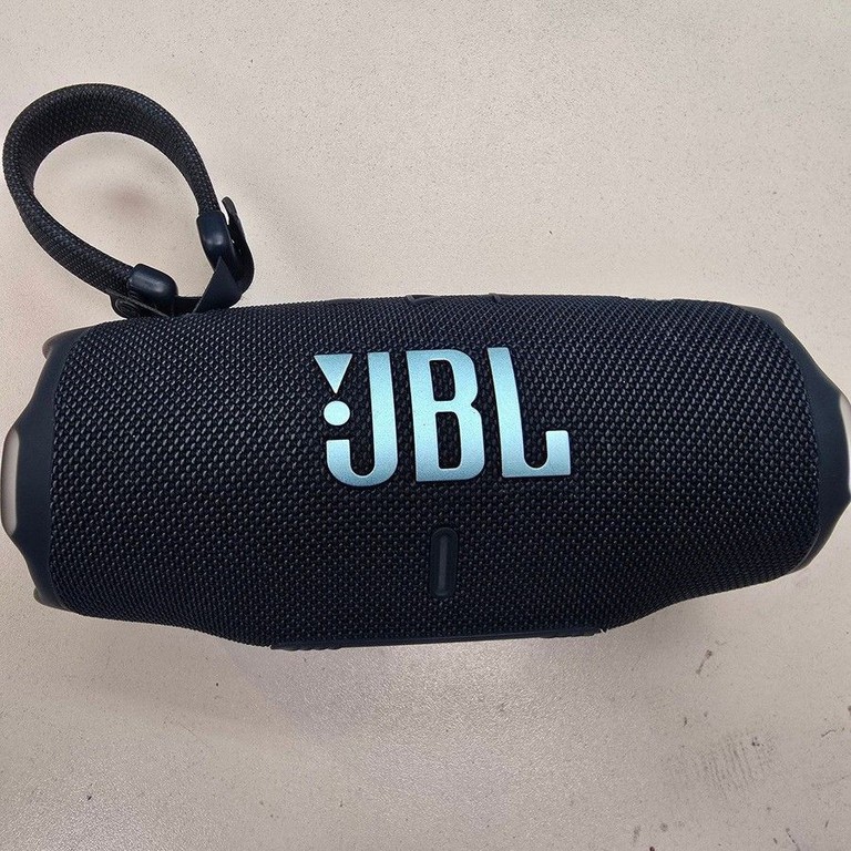 Купить JBL Charge 6 Black Б/У