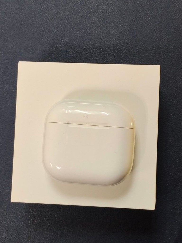 Купить Apple airpods 4 Б/У