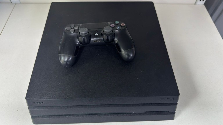 Купить Sony playstation 4 pro 1tb Б/У