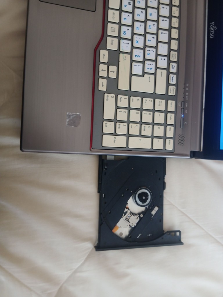 Объявление Fujitsu Lifebook E756 Б/У