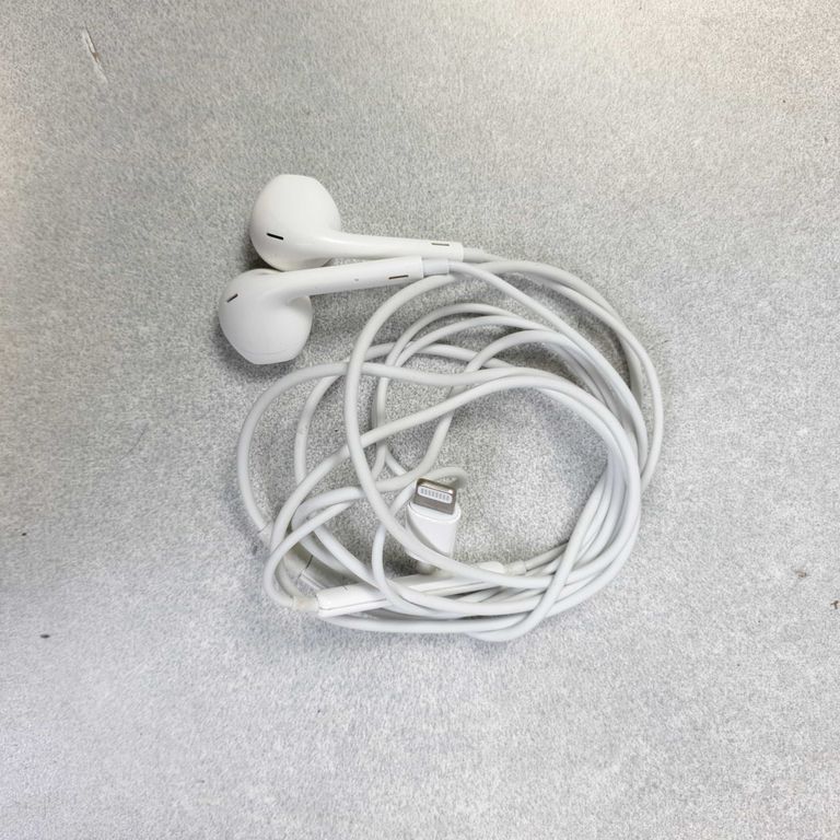 Купить Apple earpods lightning Б/У