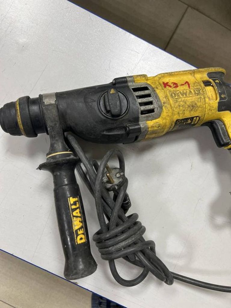 Dewalt d25143ks