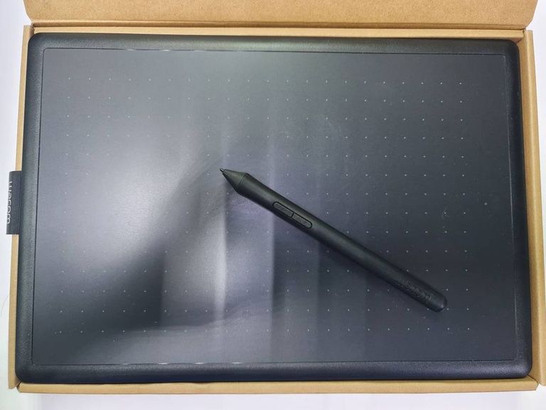 Оголошення Wacom one medium Б/У