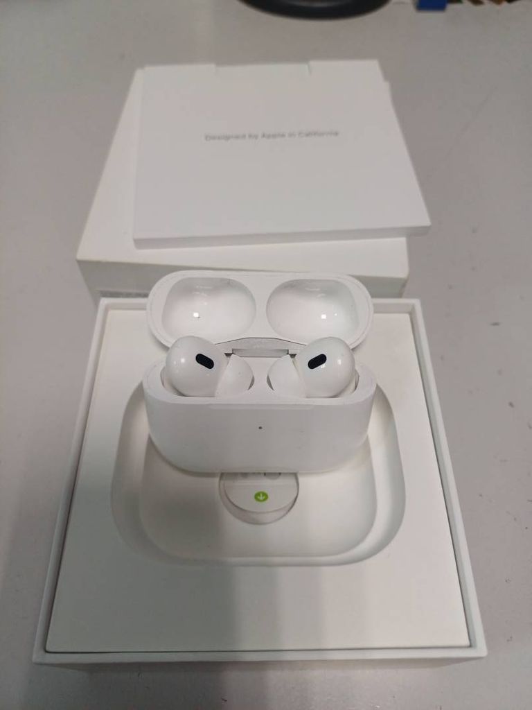 Apple airpods pro 2nd generation with magsafe charging case usb-c