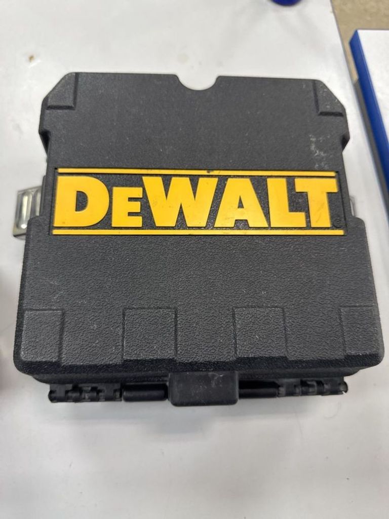 Розпродаж Dewalt dw088, продавець Техноскарб