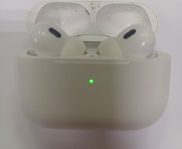 Оголошення Apple airpods pro 2nd generation with magsafe charging case usb-c Б/У