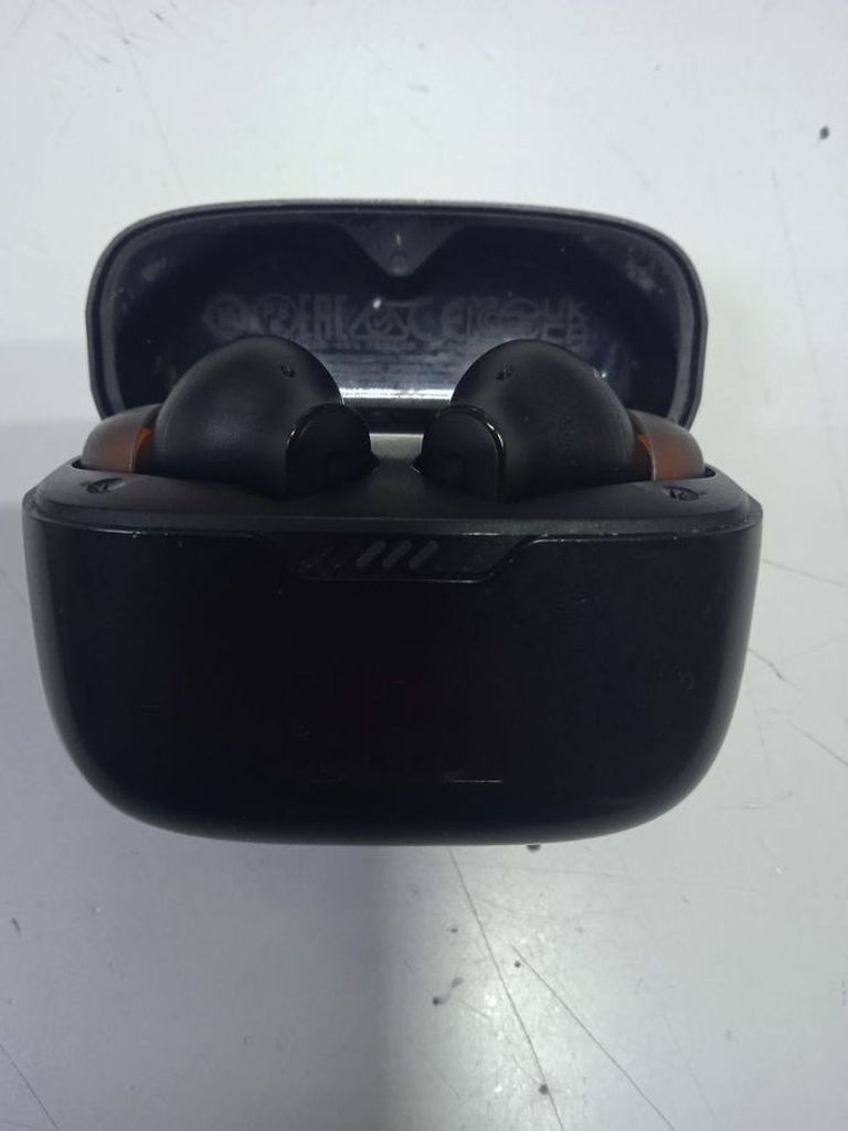 Дешево Jbl tune 230 nc tws black з ломбарду