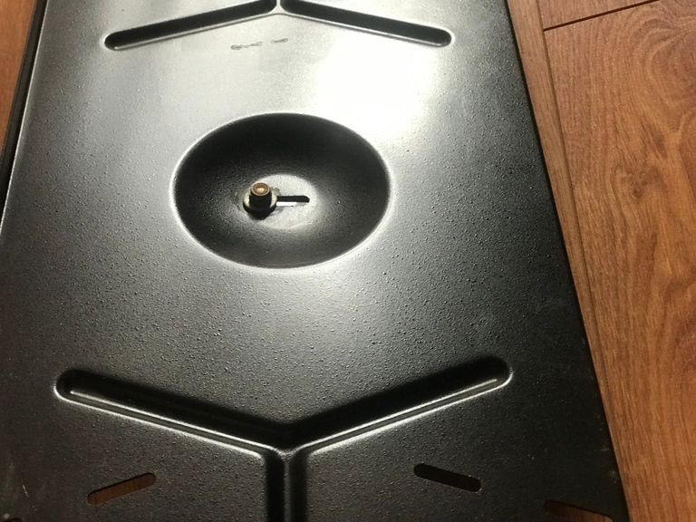 Дешиво крепление полка на стенку с ломбарда