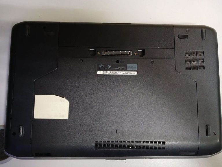 Дешиво Dell 15/core i3 3110m ddr3/4gb ddr3/hdd *відсутній/ssd 220 gb/*інтегрована с ломбарда