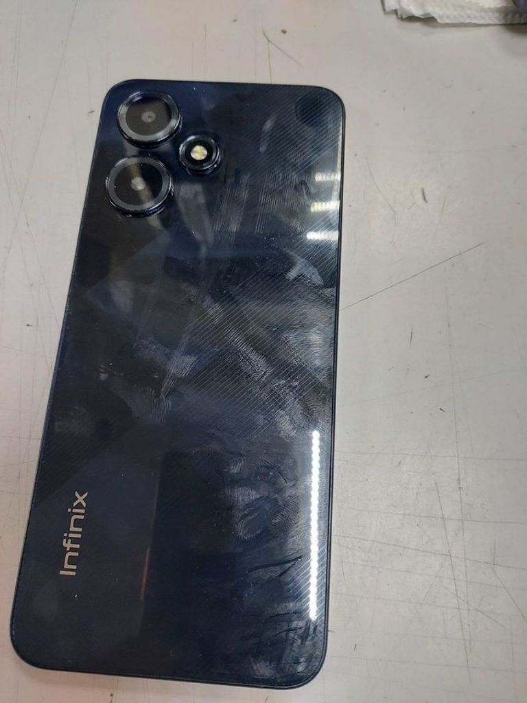 Купити Infinix x6835b hot 30 play 8/128gb Б/У