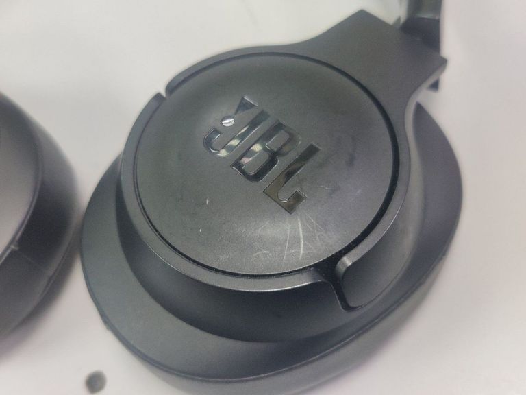 Дешиво Jbl tune 720bt с ломбарда