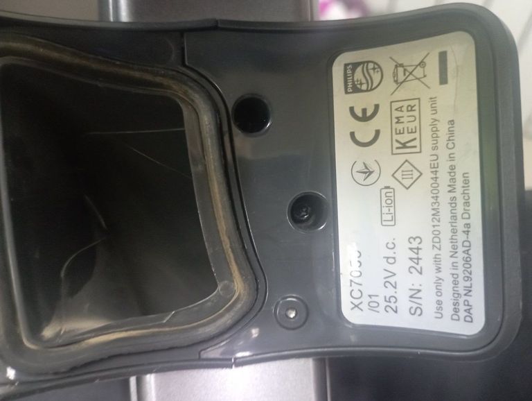 Купити Philips 7000 Series Aqua XC7055/01 Б/У