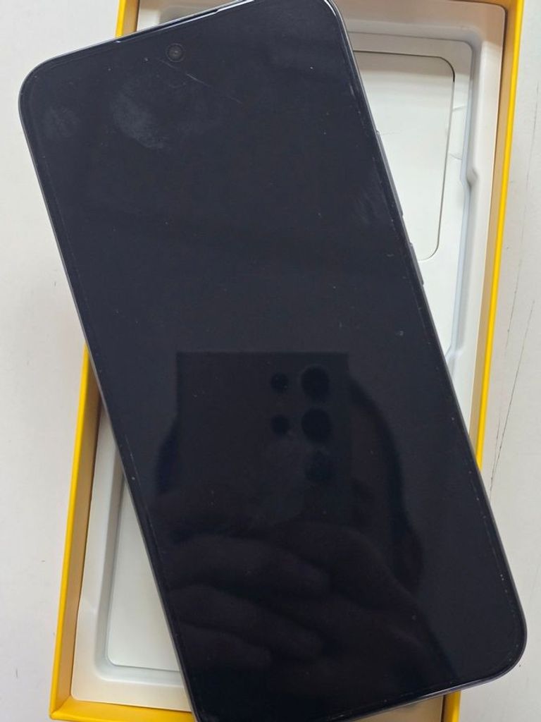 Дешиво Realme 15t 12/256gb suit с ломбарда