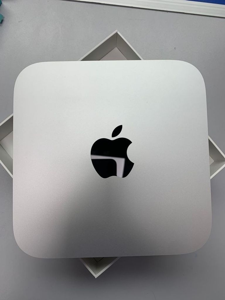Дешиво Apple mac mini a2686 mmfj3 m2/8core/ram 8gb/ssd256gb с ломбарда