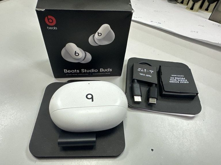 Купить Beats By Dr. Dre studio buds Б/У