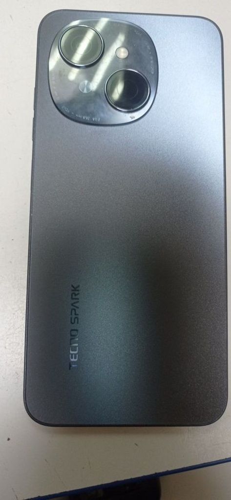 Оголошення Tecno pova 6 neo li6 8/256gb Б/У