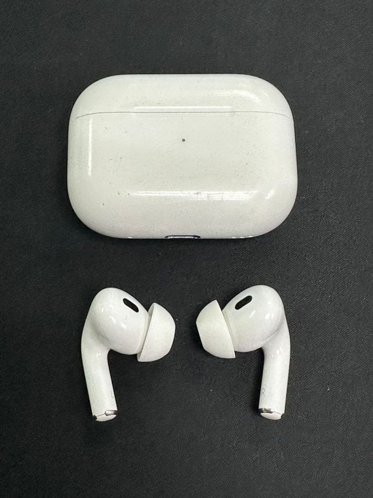 Купити Apple airpods pro 2nd generation with magsafe charging case usb-c Б/У