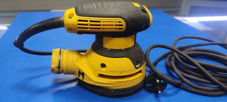 Дешево Dewalt DWE6423 з ломбарду