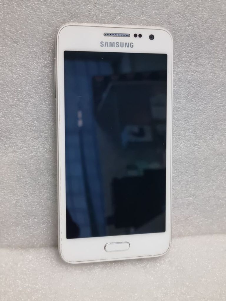 Оголошення Samsung galaxy a3 Б/У