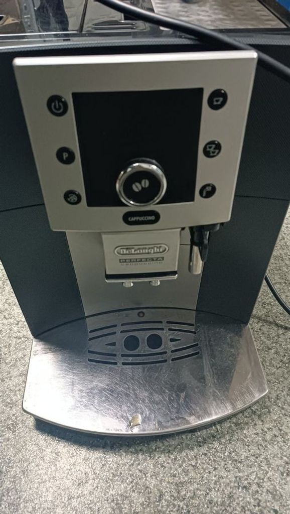 Купити Delonghi Perfecta DeLuxe ESAM 460.75.MB Б/У