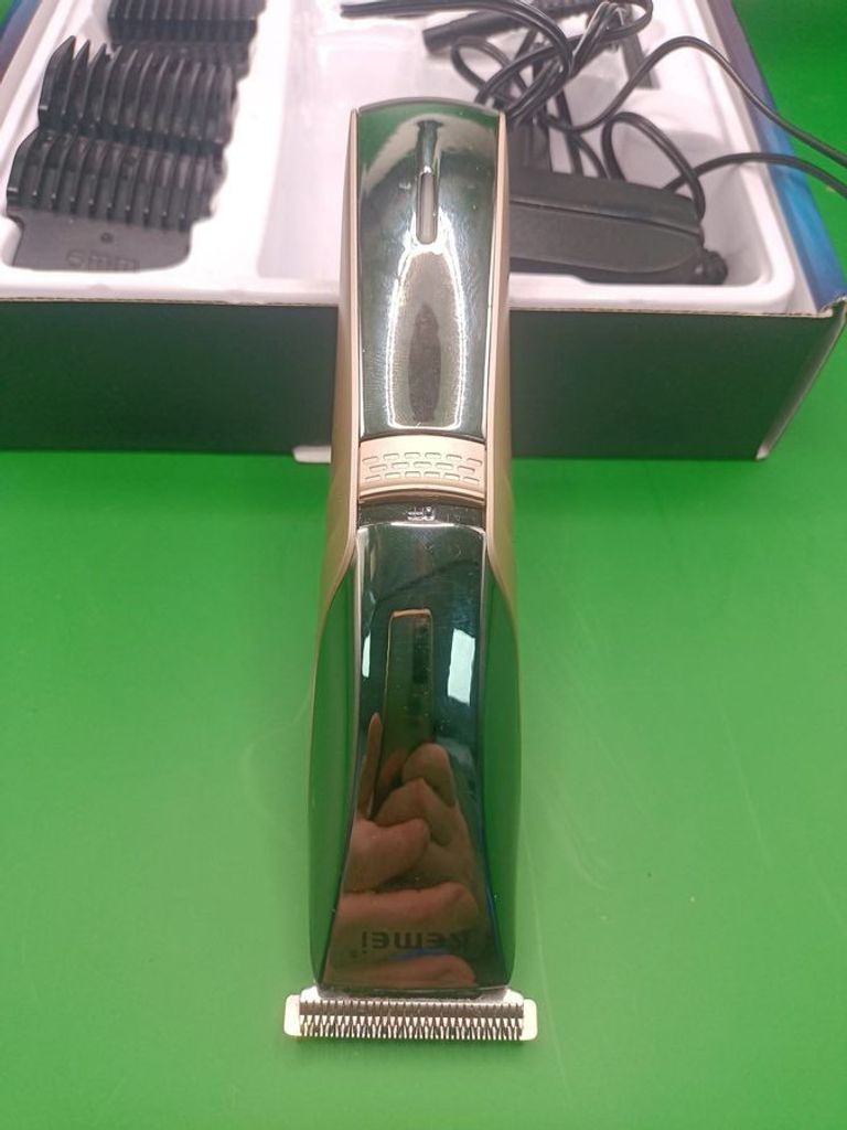 Дешиво Kemei km-5018 с ломбарда