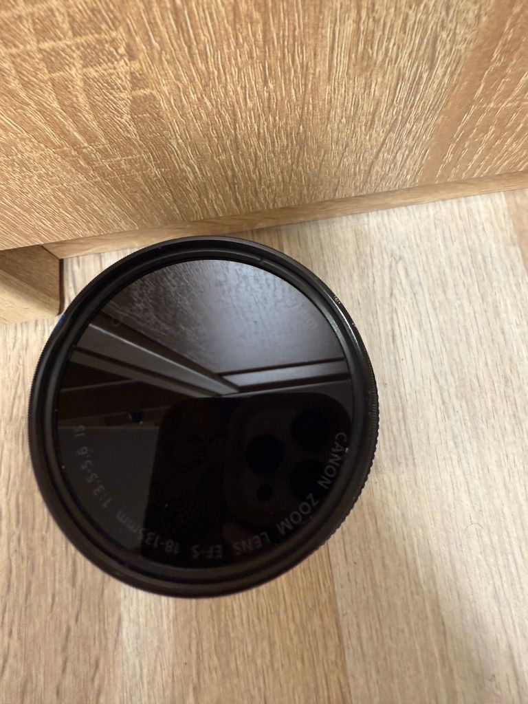 Дешиво Canon EF-S 18-135mm f/3,5-5,6 IS с ломбарда