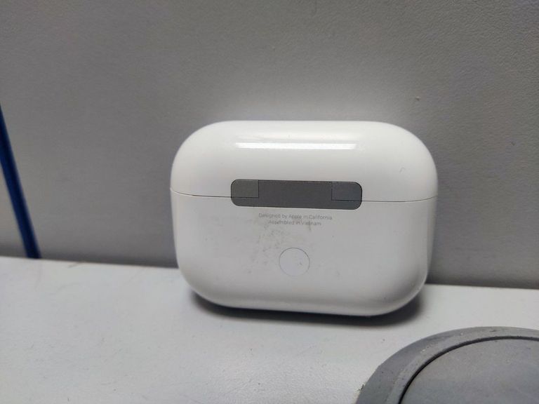 Оголошення Apple airpods pro 2nd generation with magsafe charging case usb-c Б/У