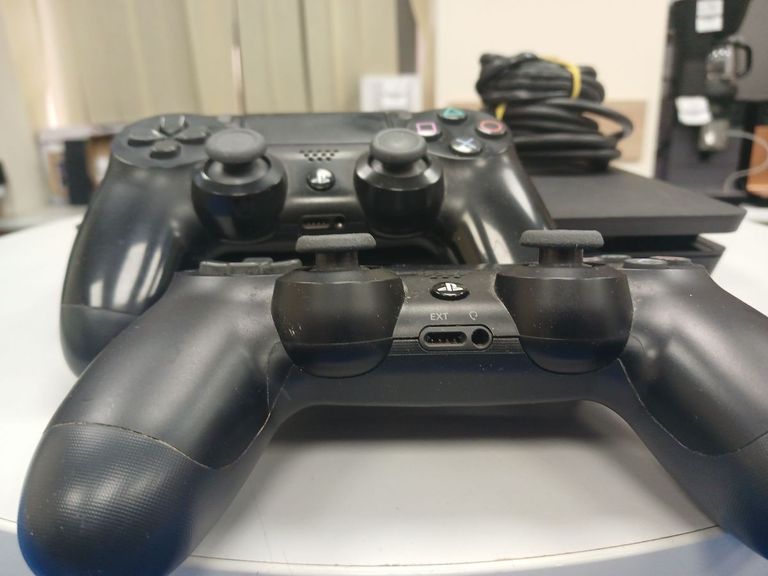  Sony PlayStation 4 Slim 1TB Black Код:01-200902209. Зображення 5