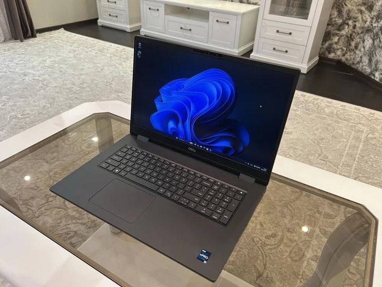Купити Dell Precision 7780 Б/У