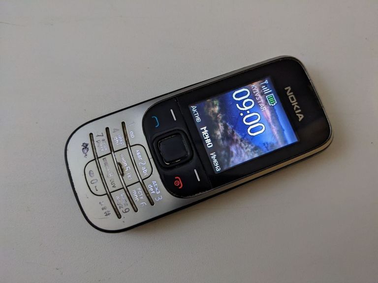 Купити Nokia 2330 Б/У