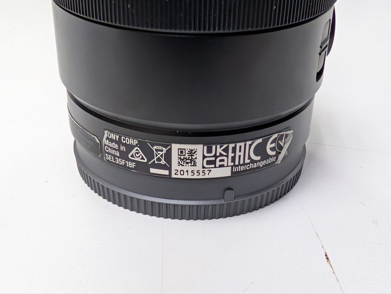 Дешиво Sony SEL135F18GM 135mm f/1,8 с ломбарда