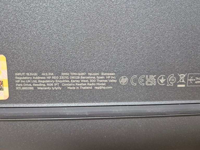 Дешево Hp 15/ryzen 3 7330u ddr4/8gb ddr4/hdd *відсутній/ssd 512 gb/*інтегрована з ломбарду