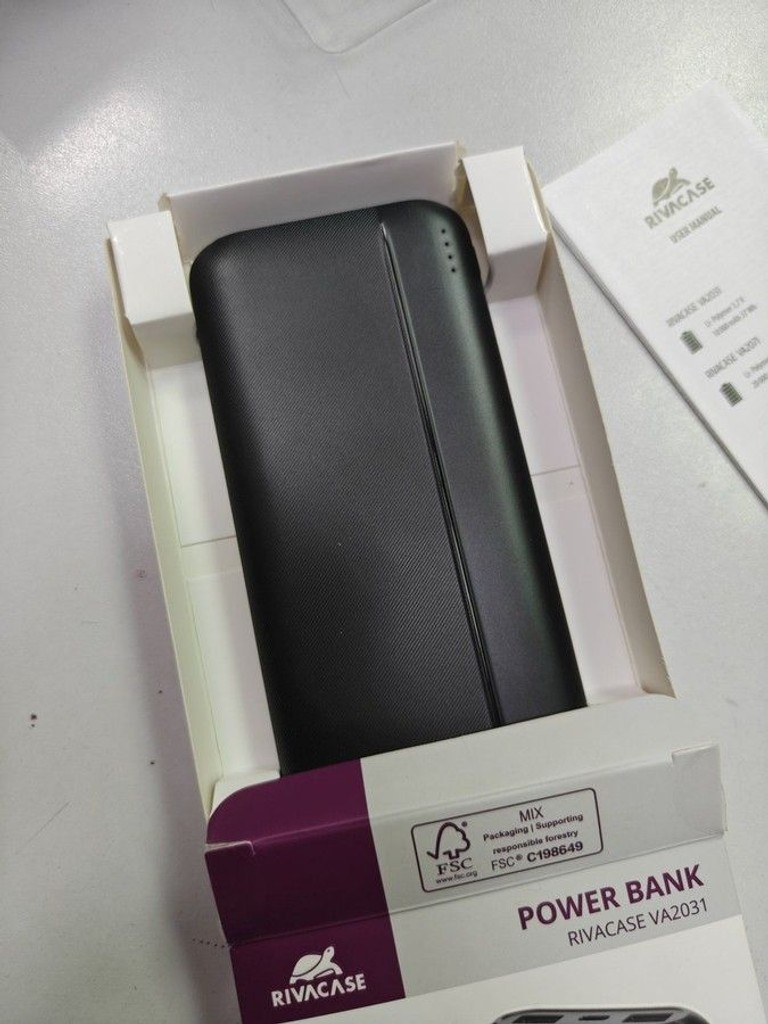 Дешево Rivacase VA2031 10000mAh Black з ломбарду