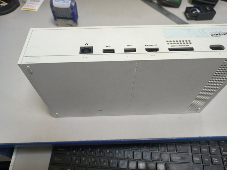 Купить Microsoft xbox series s 512gb Б/У