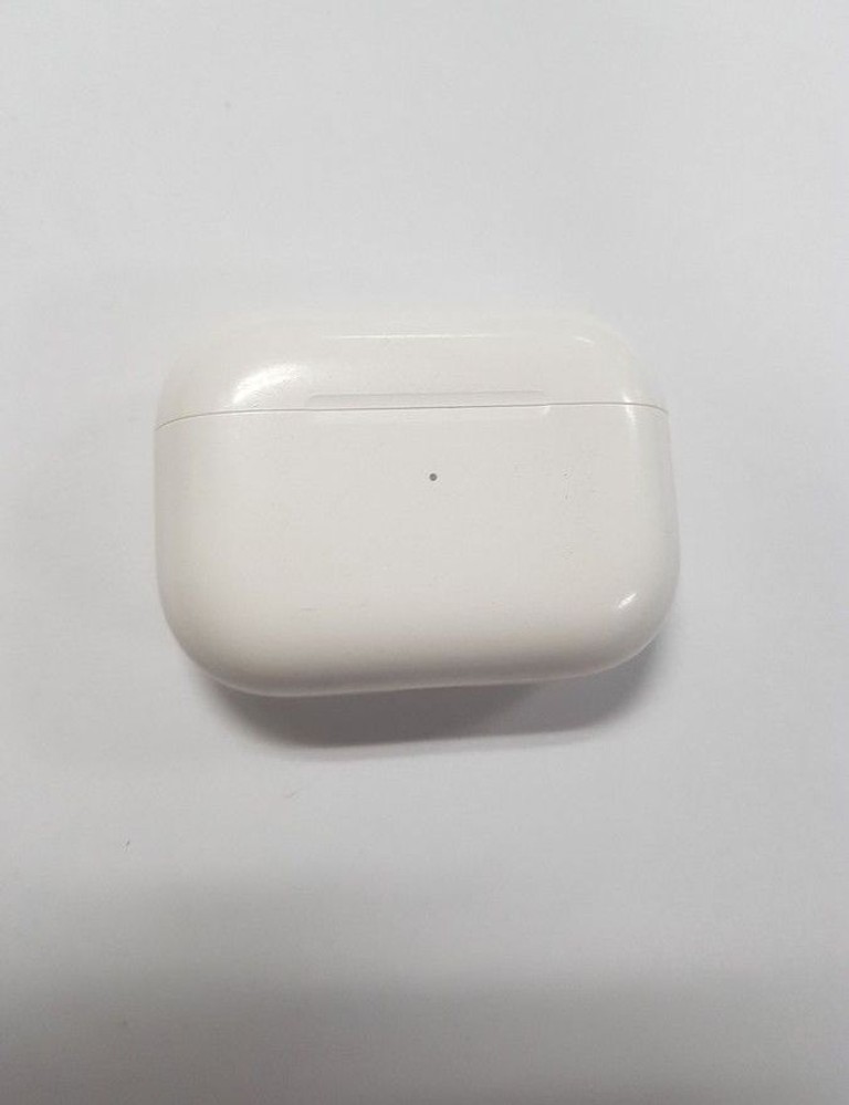 Купити Apple airpods pro 2nd generation with magsafe charging case usb-c Б/У