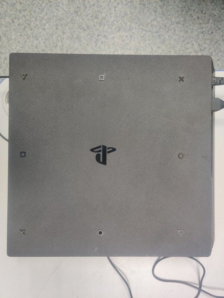Дешиво Sony playstation 4 pro 1tb с ломбарда