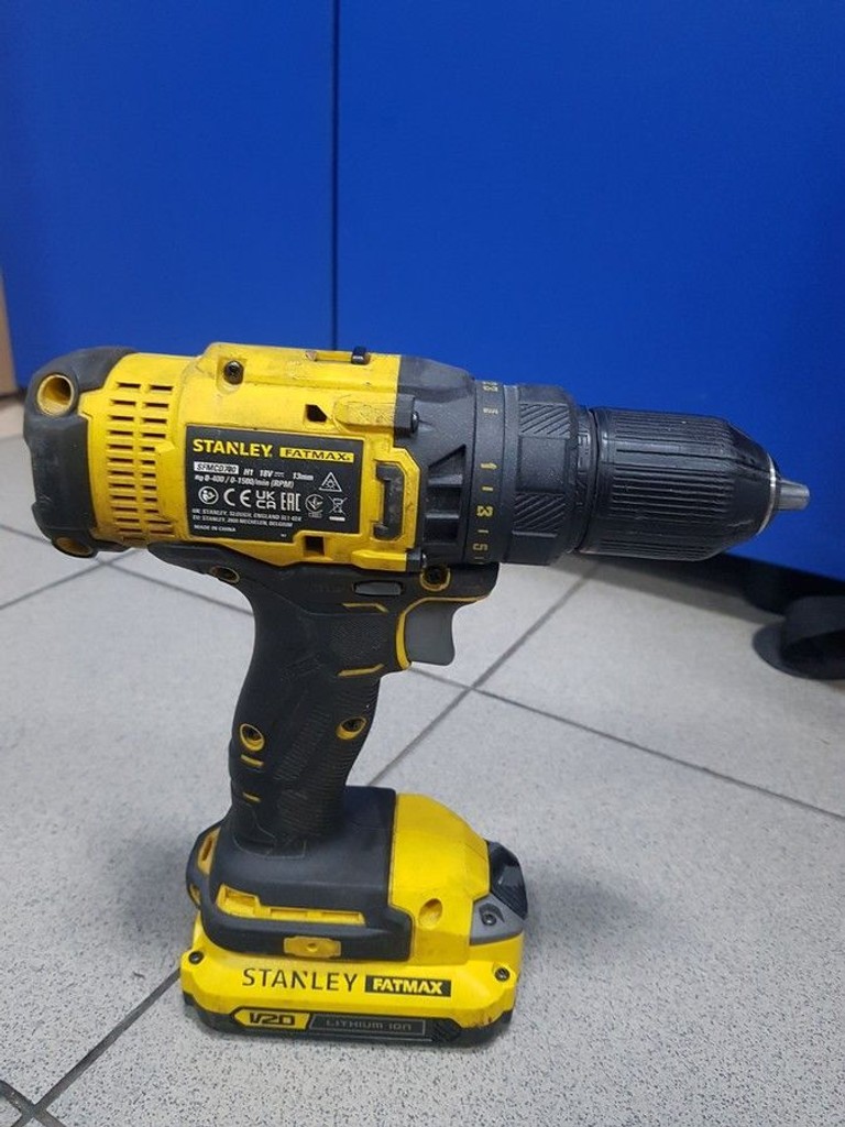 Дешиво Stanley SFMCD700C2K с ломбарда