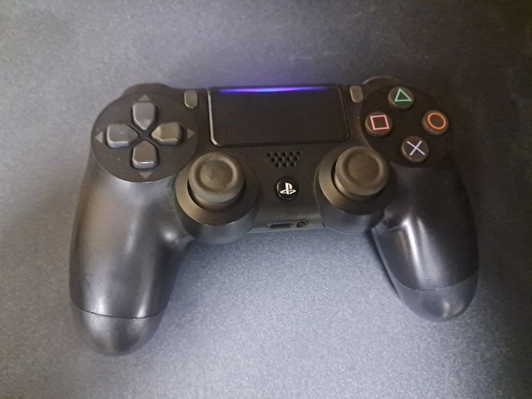 Дешиво Sony playstation 4 pro 1tb с ломбарда