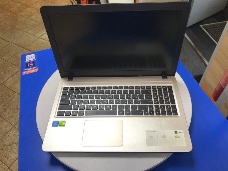 Купити Asus 15/pentium n4200 ddr3/4gb ddr3/hdd 500 gb/ssd *відсутній/geforce 920mx 2gb Б/У