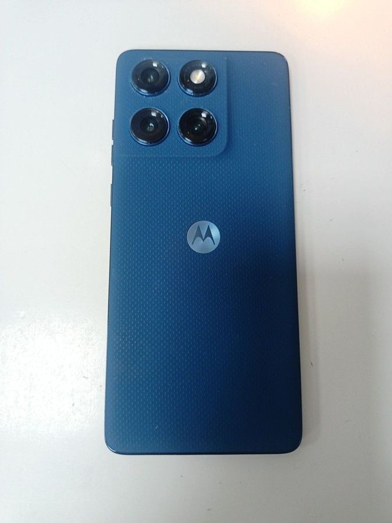 Дешево Motorola Moto Edge 60 12/256GB Gibraltar Sea (PB7H0031) з ломбарду