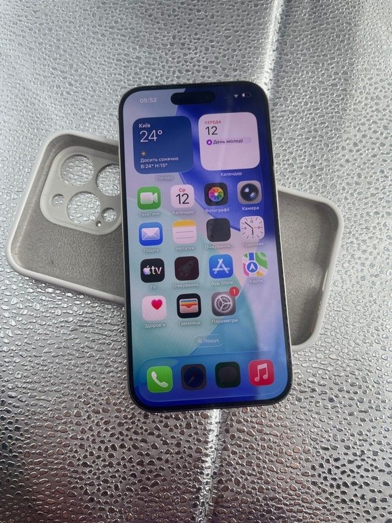 Купити Apple iphone 15 pro 256gb Б/У