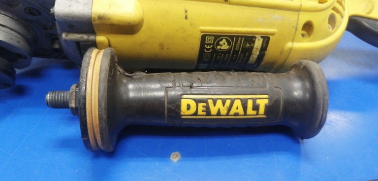 Розпродаж Dewalt DWE492, продавець Техноскарб