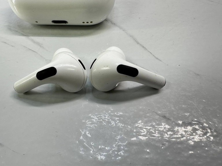Дешево Apple airpods pro 2nd generation magsafe з ломбарду
