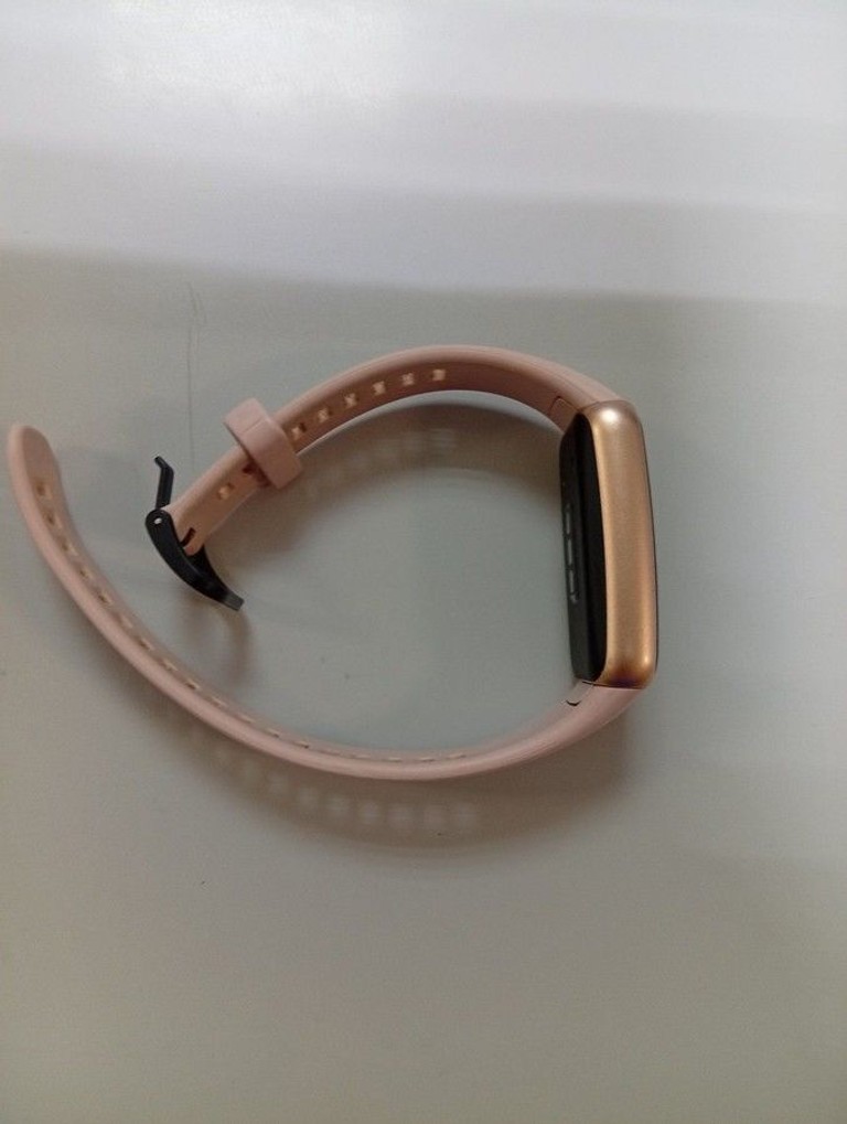 Оголошення Huawei band 6 Б/У