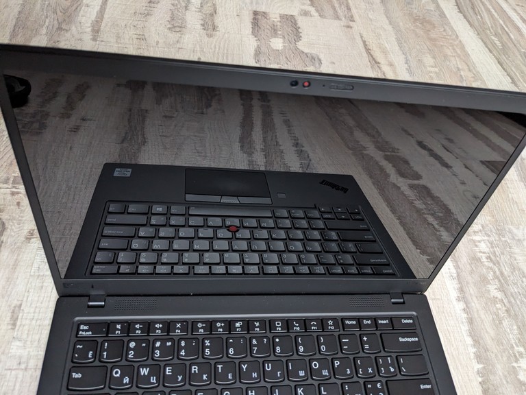 Дешево Lenovo ThinkPad X1 Carbon Gen 8 — Флагманський 14" 4K UHD IPS (500 ніт) / i5-10310U / 16 GB / 512 GB SSD з ломбарду