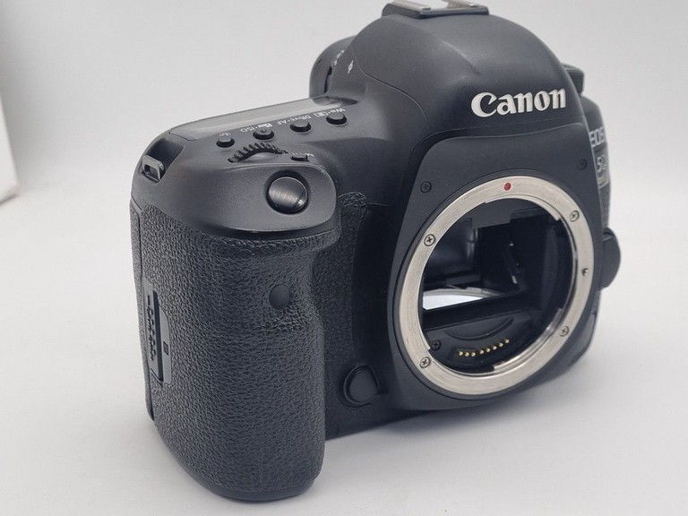 Оголошення Canon eos 5d mark iv body Б/У