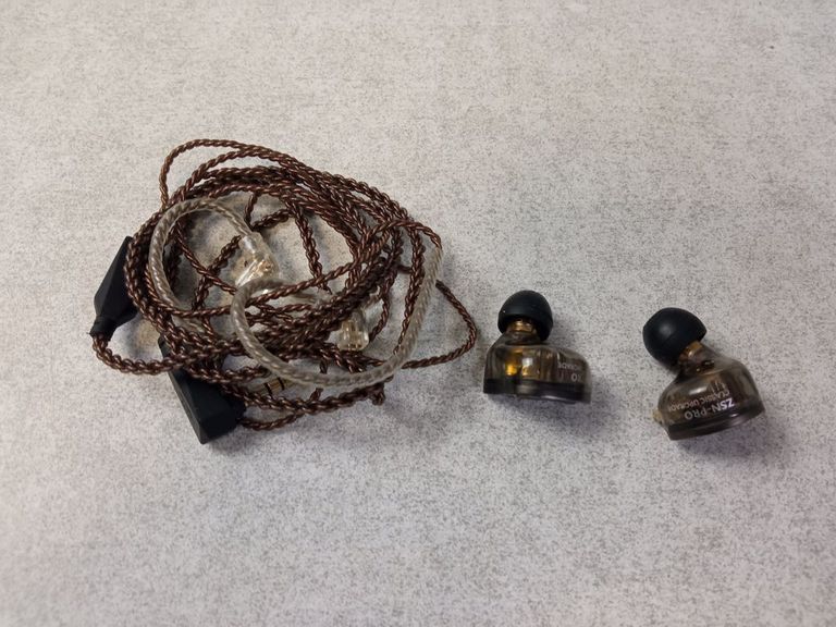 Оголошення Pro kz-zsn Б/У