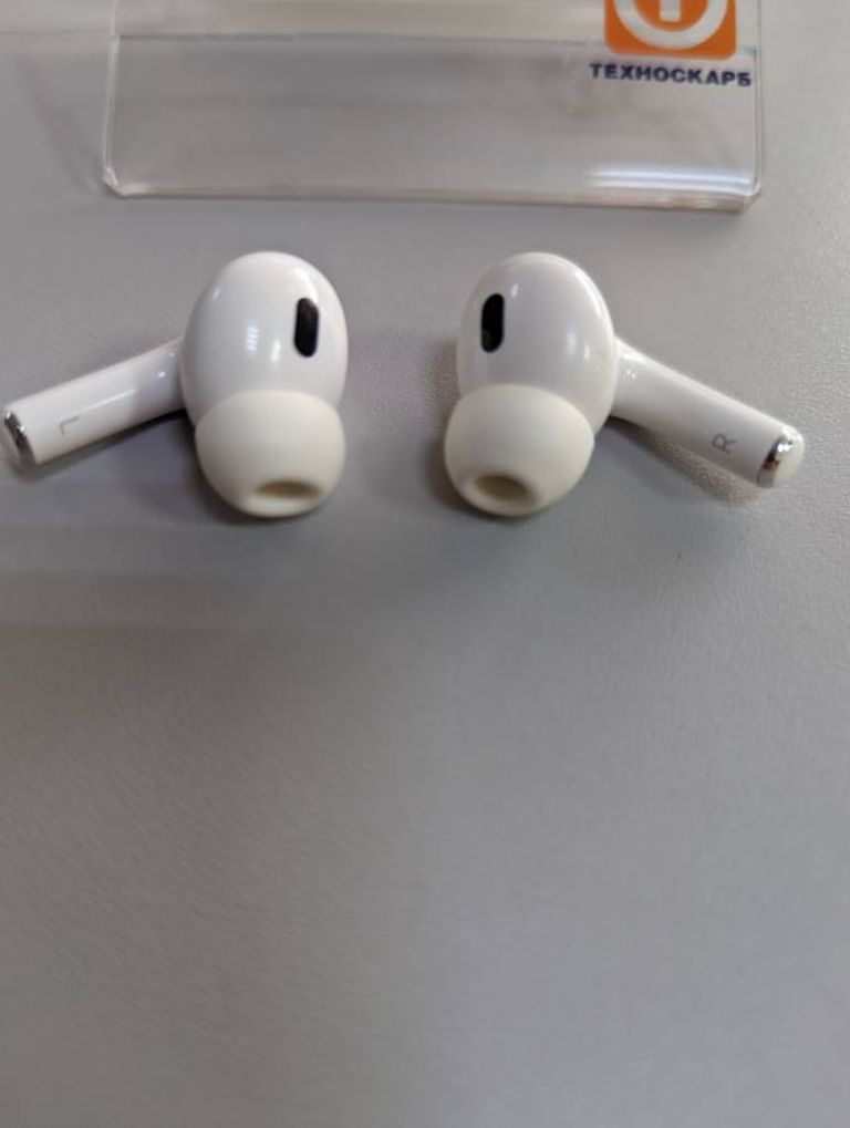 Apple AirPods Pro 2nd generation (MQD83)