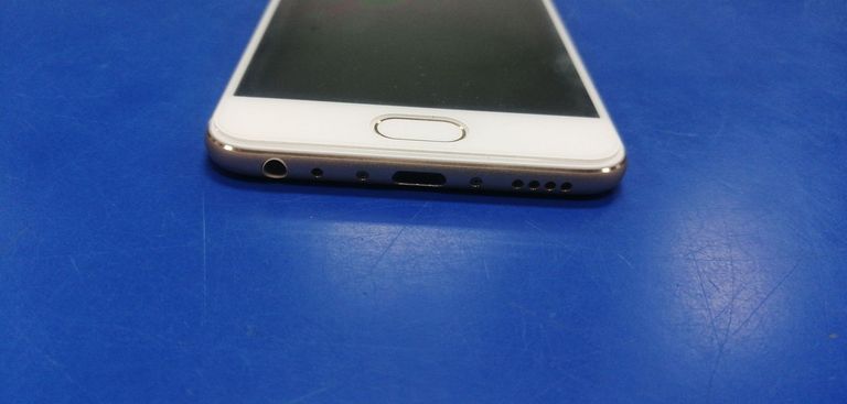 Дешиво Meizu pro 6 4/64gb с ломбарда