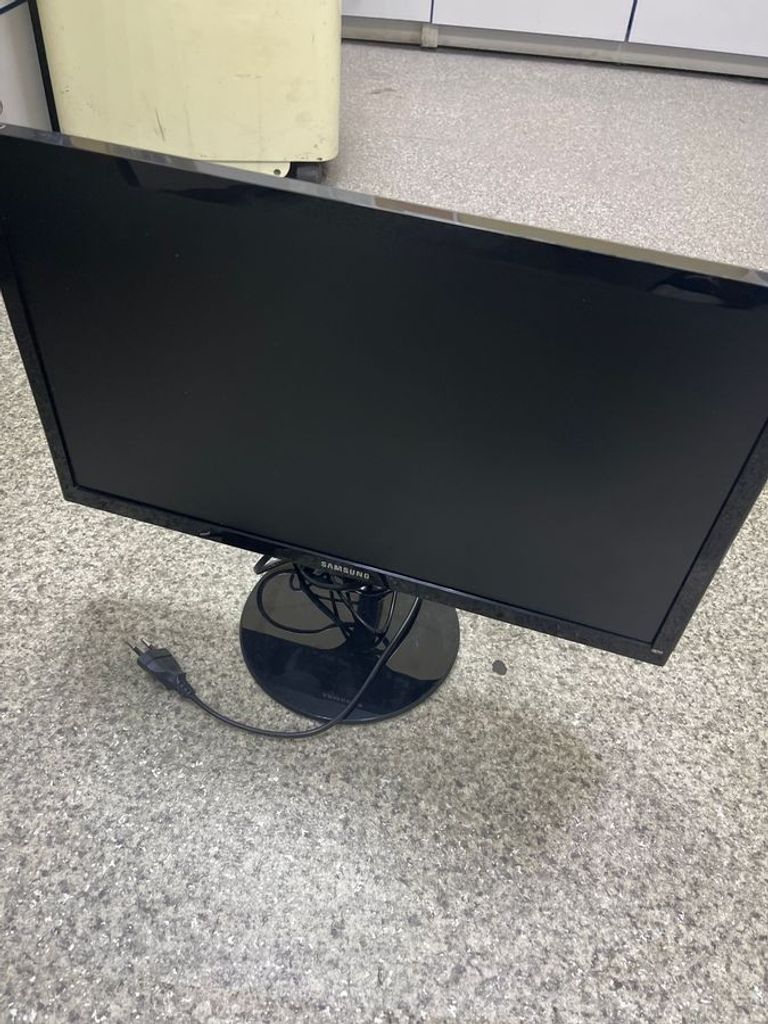 Купити Samsung s19f350h Б/У